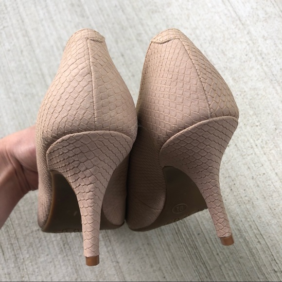 Merona Pumps Neutral Toned size 9.5 womens heels - Picture 5 of 8